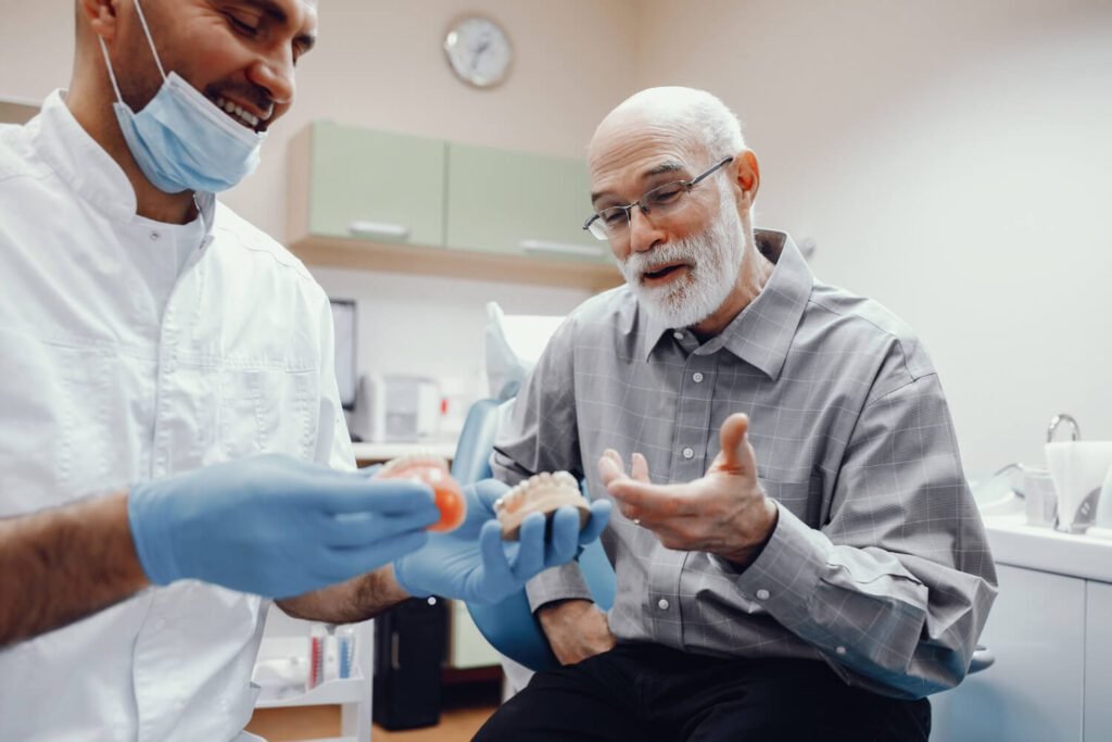 Como Escolher o Melhor Tratamento de Implantes Dentários: Dicas e Benefícios