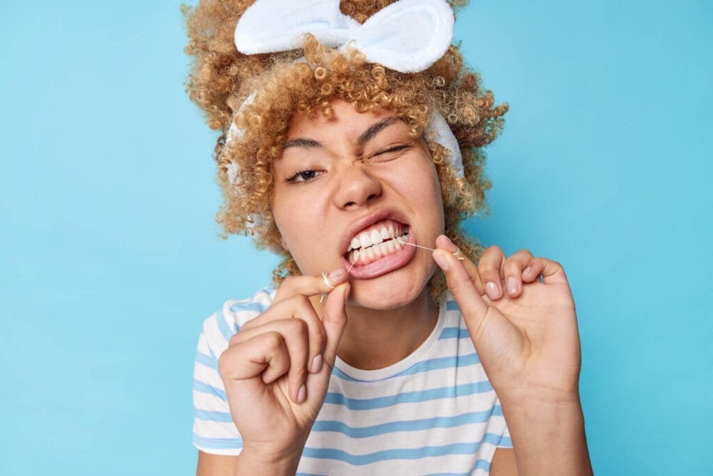 Hábitos Simples para Manter Seus Dentes Sempre Brancos e Saudáveis